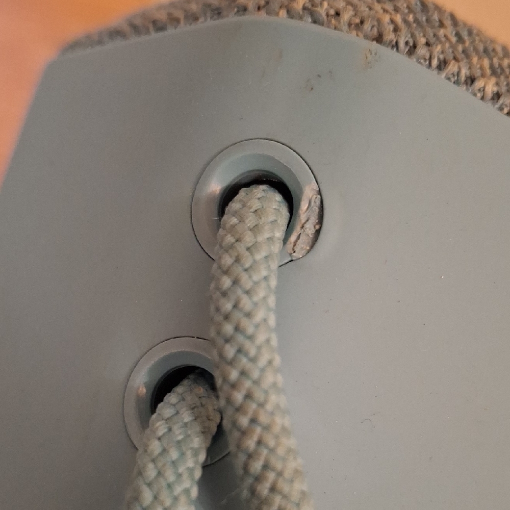 Sony Blue Portable Speaker with Minimalist Design - Picture 8 of 10